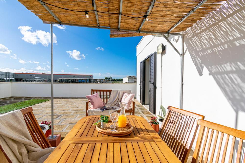 La Terrazza Di Zoe - Castromediano Villa Cavallino di Lecce Exteriör bild